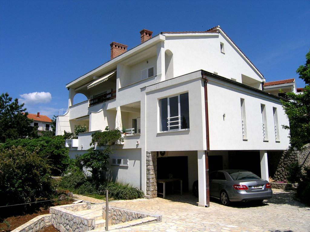 Apartman Kucer Krk Town Exterior photo