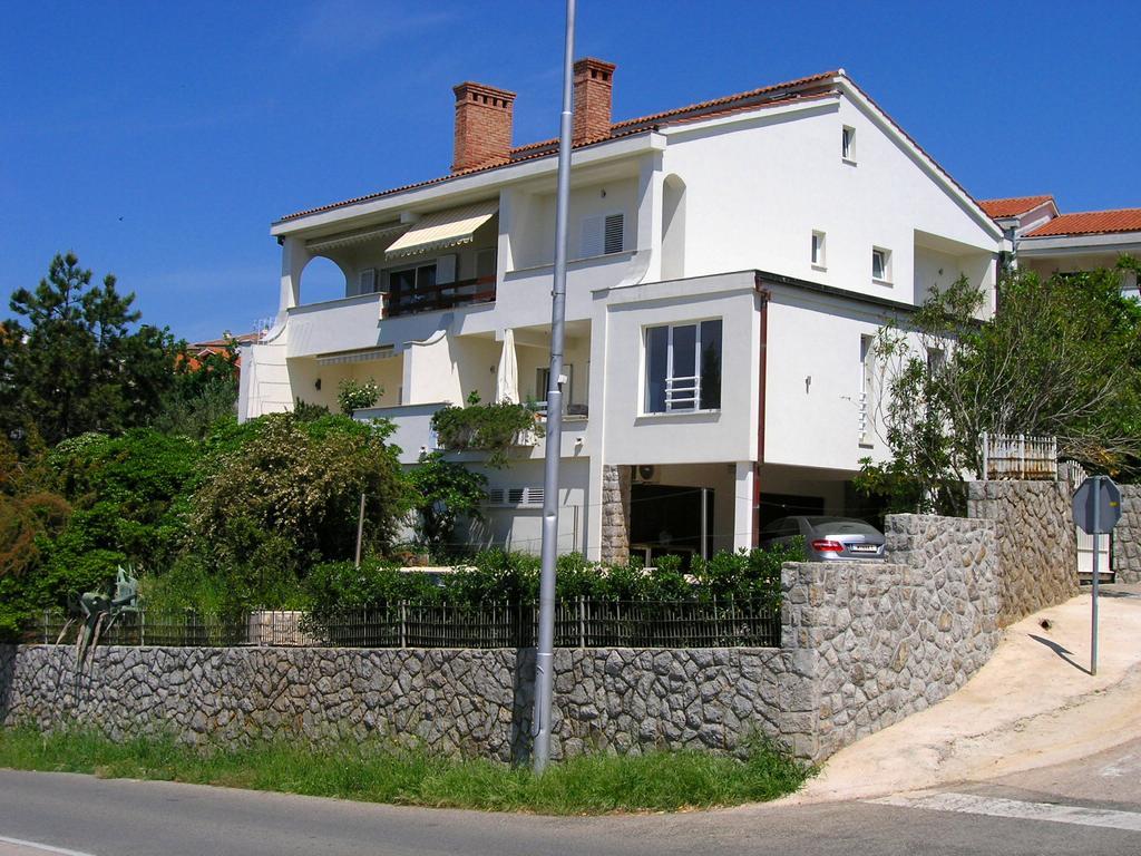 Apartman Kucer Krk Town Exterior photo