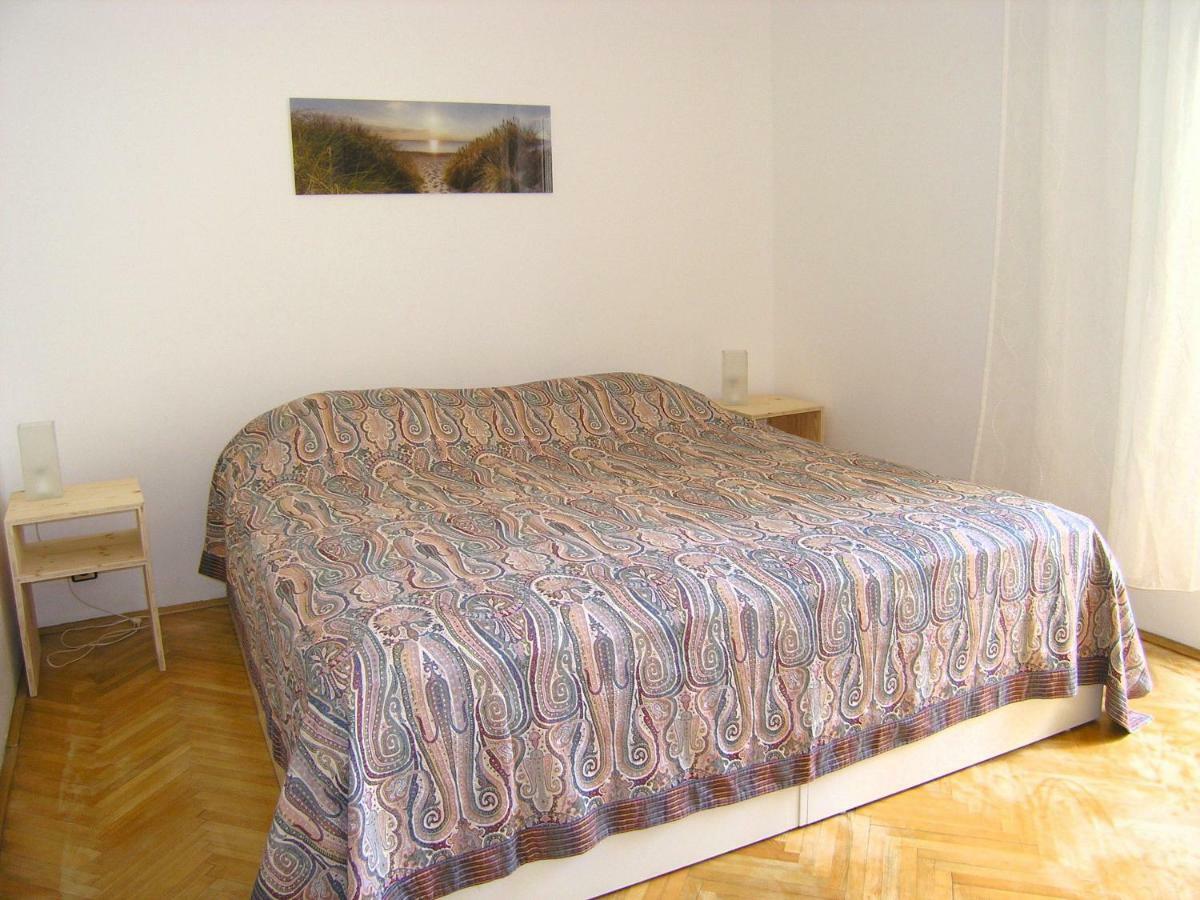Apartman Kucer Krk Town Exterior photo